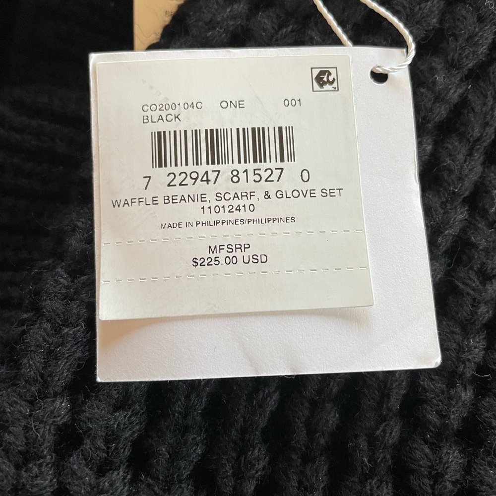 NEW Coach Black Knit Hat, Scarf & Glove Set - Picture 6 of 6